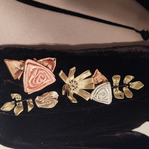 W.D.N.Y Black Velvet Blazer with Floral Ribbon Embroidery Sz 10 - Picture 5 of 13